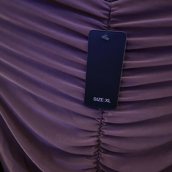 cropped ruched long sleeve - Picture 3 of 4